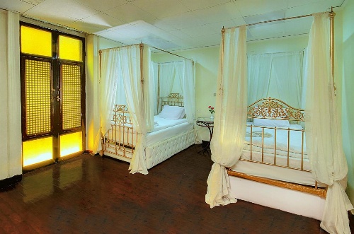 Kings Palace Hostel image 1